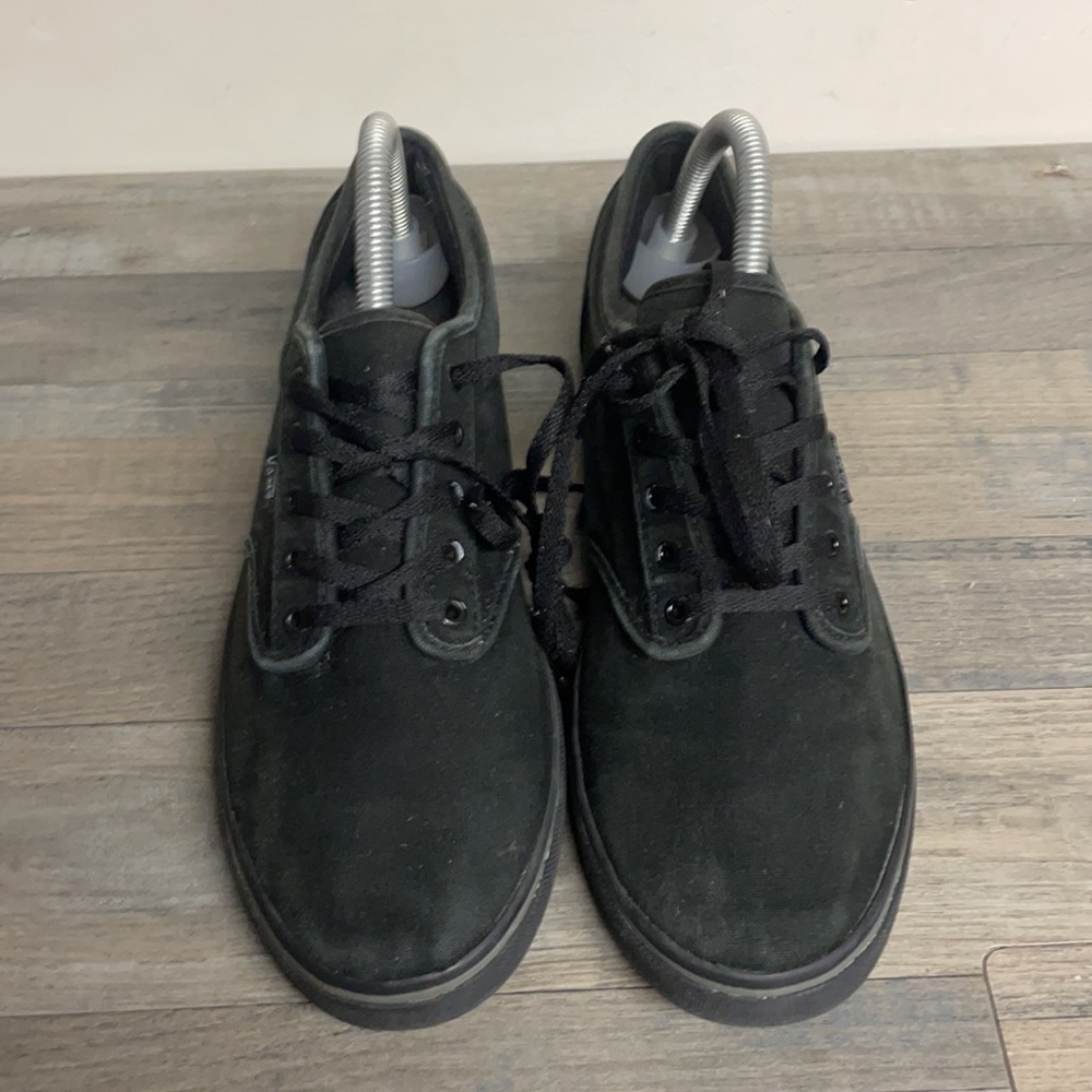 Vans women’s size 9.5 Black low top - Picture 3 of 7